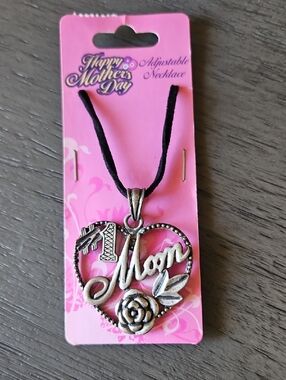 Mother's Day Pendant Adjustable Necklace New Unopened #1 Mom